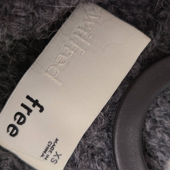 Wilfred Free Crop sweater in Grey - Picture 4 of 4